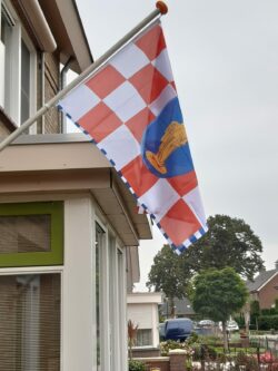 Esterse vlag: te koop!