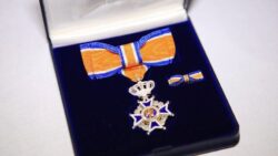 Koninklijke onderscheiding voor twee Escharenaren!